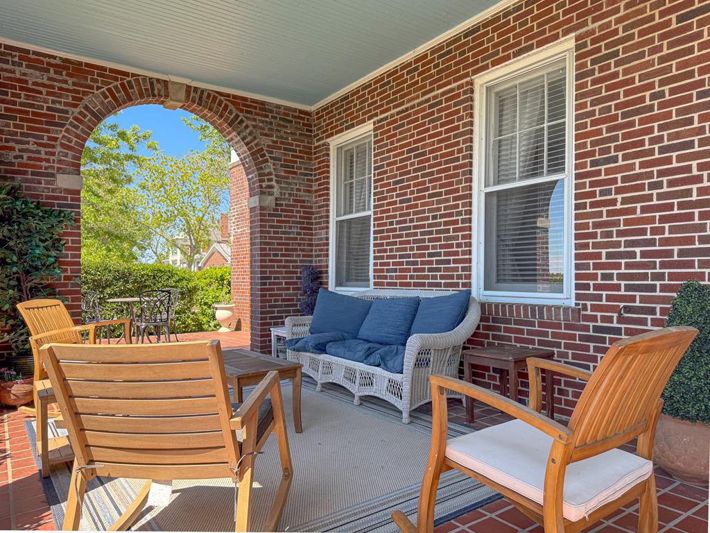 212 Bay Ave 9A