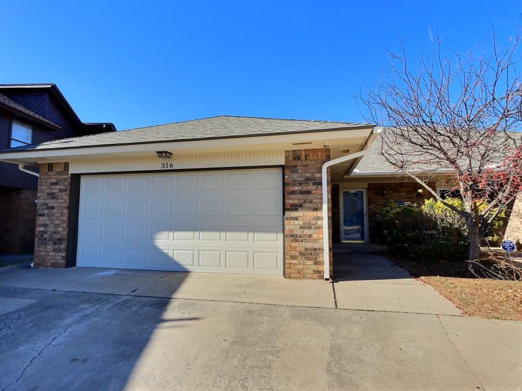 Welcome to this beautifully updated half-duplex located in Heritage Place in the heart of West Norman, just a quick 12-minute drive to the University of Oklahoma campus. Perfect for off-campus living, this home offers modern updates combined with nostalgic charm. Step inside to discover fresh flooring, new paint, updated appliances, and sleek countertops. While the bathrooms maintain their original charm, they’ve been lovingly preserved and add unique character to this inviting space. This 2-bedroom, 2-bathroom home is ideal for those looking to enjoy all that Norman has to offer. Located just minutes from Sooner Mall and an array of restaurants and shops, convenience is at your doorstep.Don’t miss your chance to call this gem home—schedule your showing today before it’s gone!