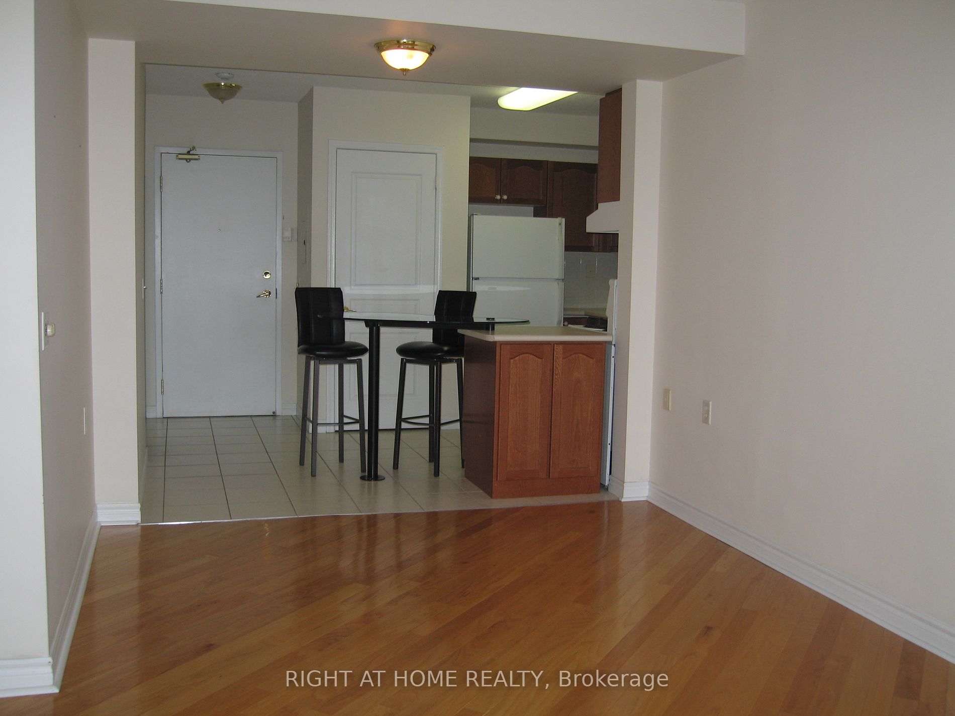 200 E Burnhamthorpe Rd 1506