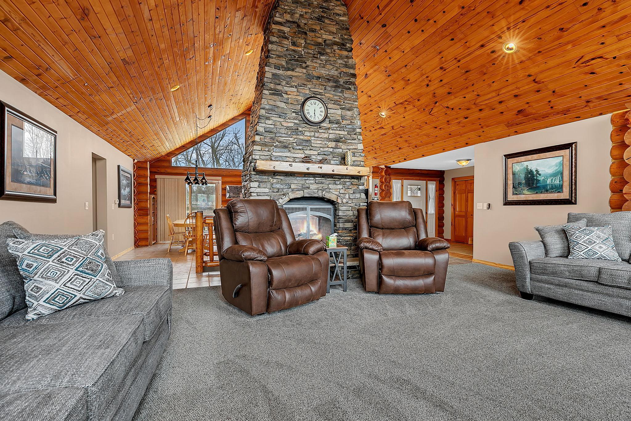 20368 Edgehill Circle