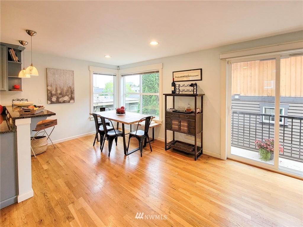 1209 Aurora Avenue N