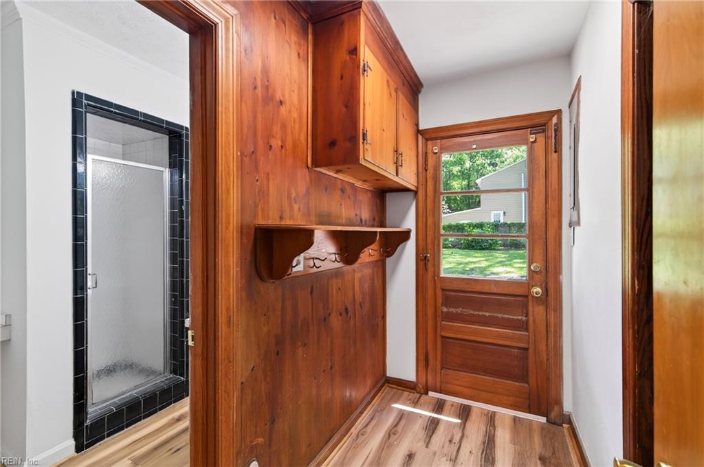 2 Larchmont Crescent