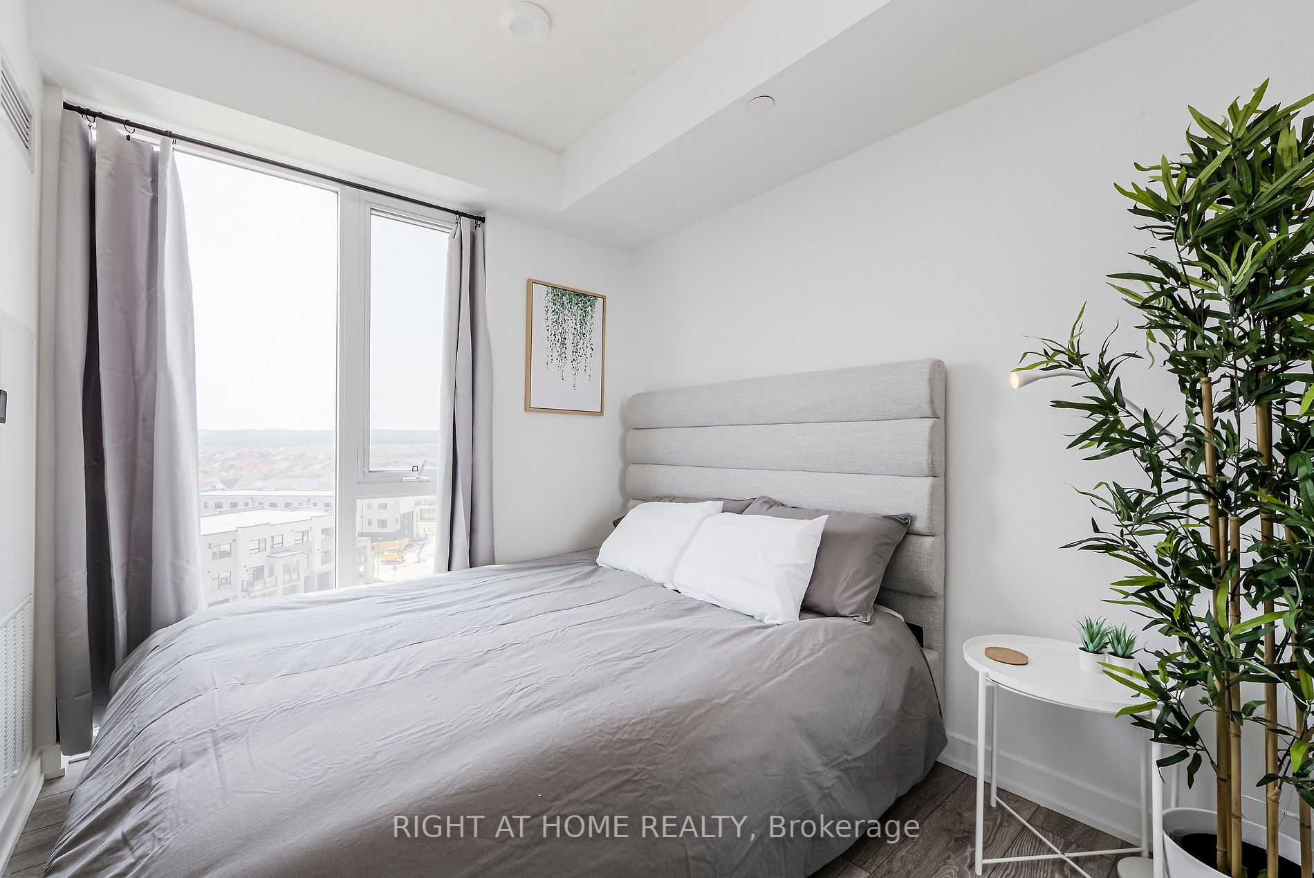 3200 Dakota Common Way B714