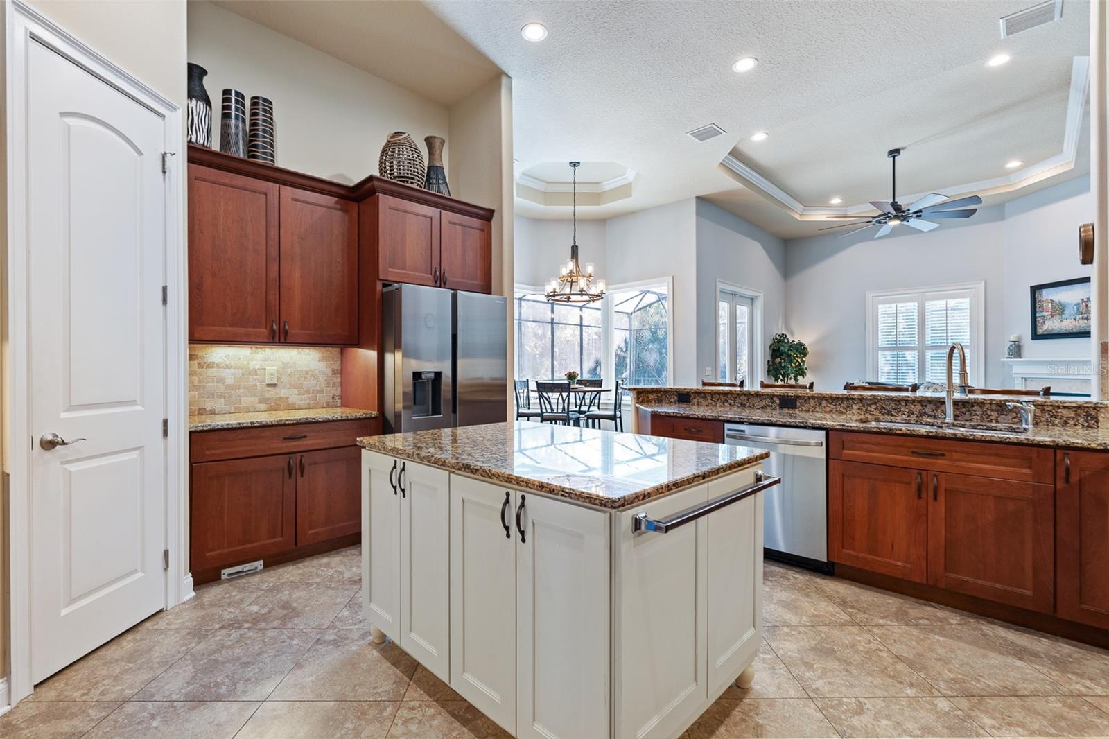 2 Humming Bird Circle