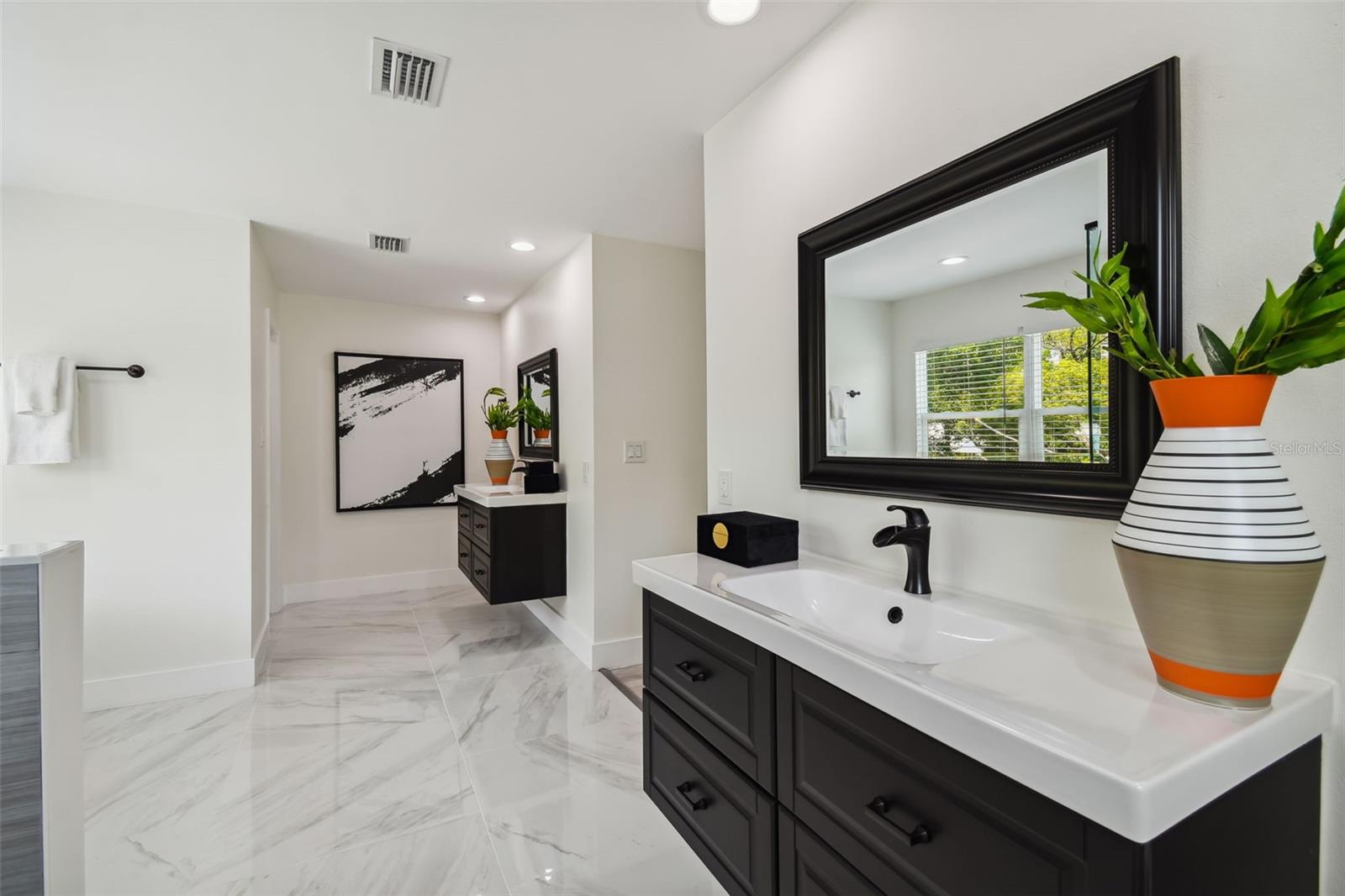4910 W San Miguel Street