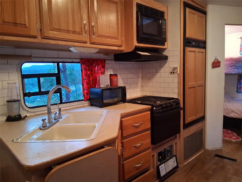 4915 S Lakeview Drive