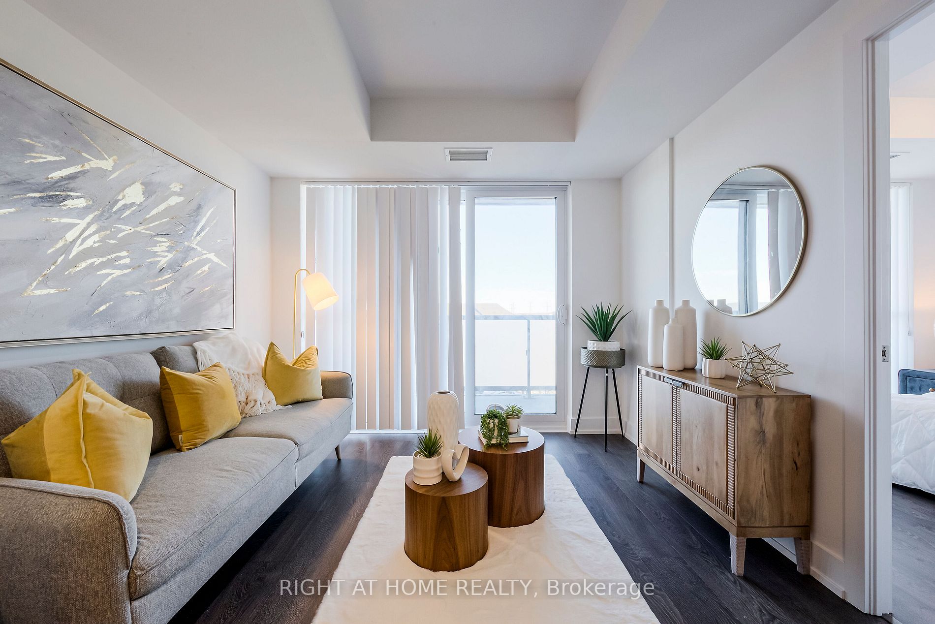 2550 N Simcoe St 438,000
