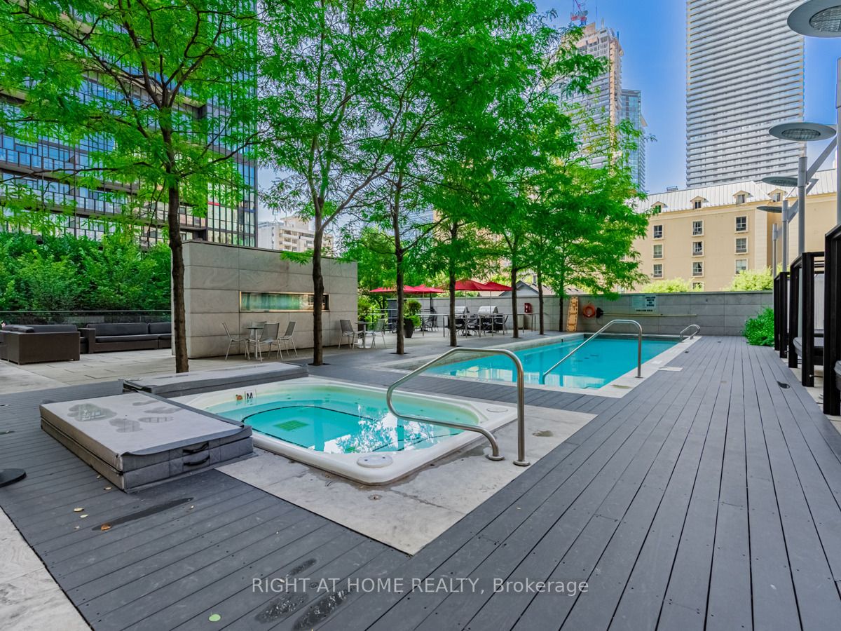 110 E Charles St 1508