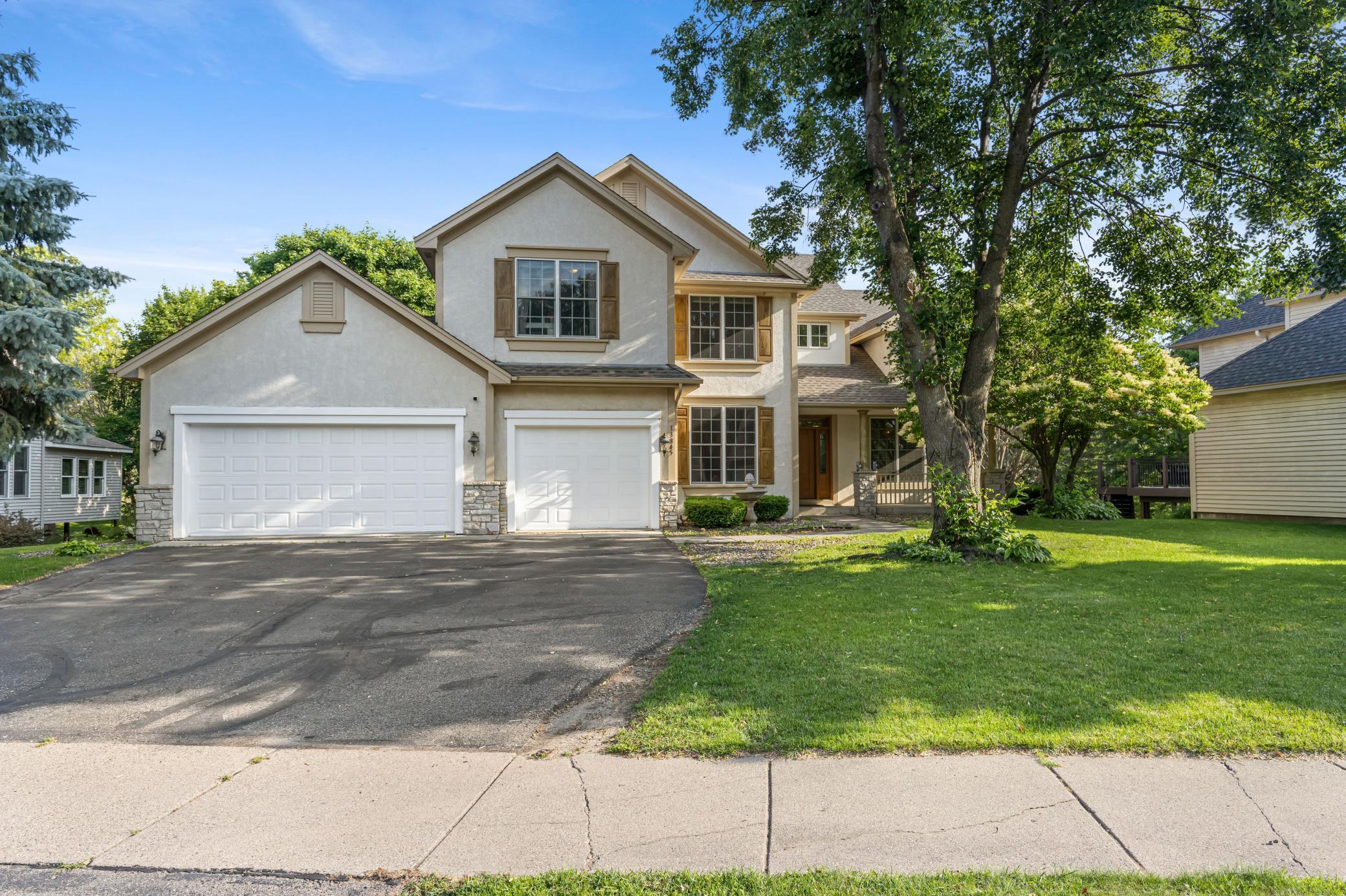 Get ready to fall in love with this spacious 5-bedroom, 2-story home  in the high-demand Woodwinds neighborhood! This home offers a bright and open floor plan with vaulted ceilings and large windows that fill the space with natural light. The main level features a welcoming entry, formal dining room, office, cozy den, and a 2-story great room with built-in bookshelves. The kitchen has updated granite countertops and a large center island. The neighborhood is just as impressive with tree-lined streets, sidewalks, a private playground, a tennis court, and beautifully maintained grounds. Don’t miss this one!