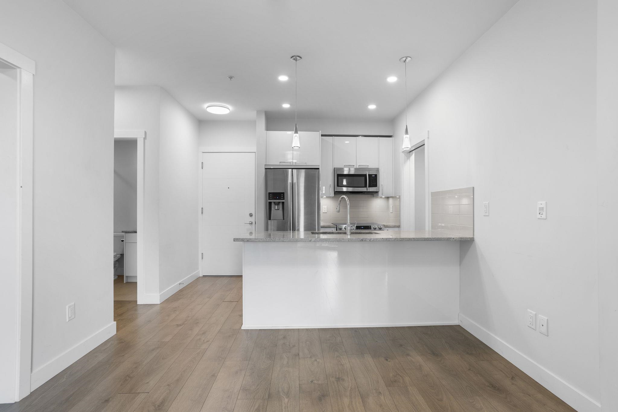 20686 Eastleigh Crescent 207