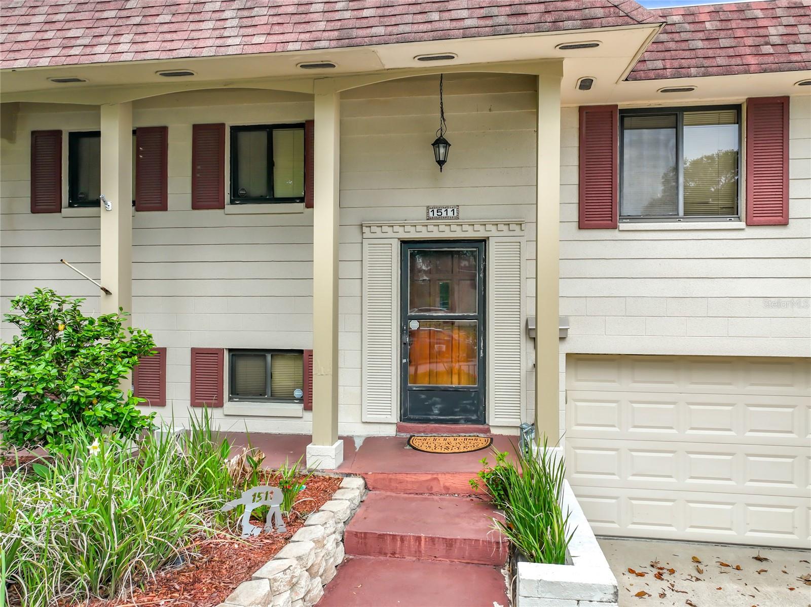 1511 Glastonberry Road