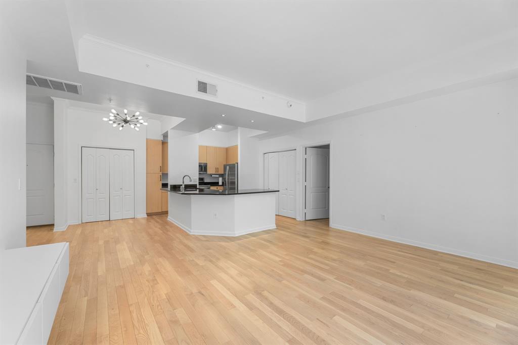 3225 Turtle Creek Boulevard 120