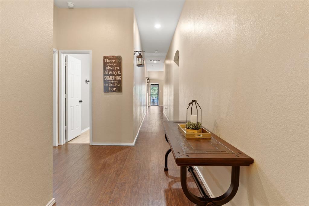 1252 Sweetwater Drive