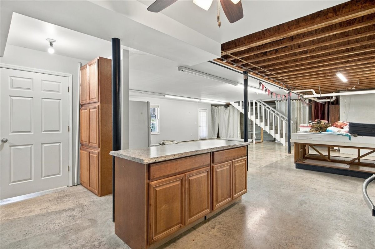 2440 Maple Grove Rd