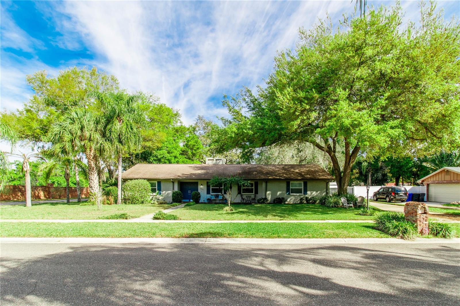1223 La Brad Lane