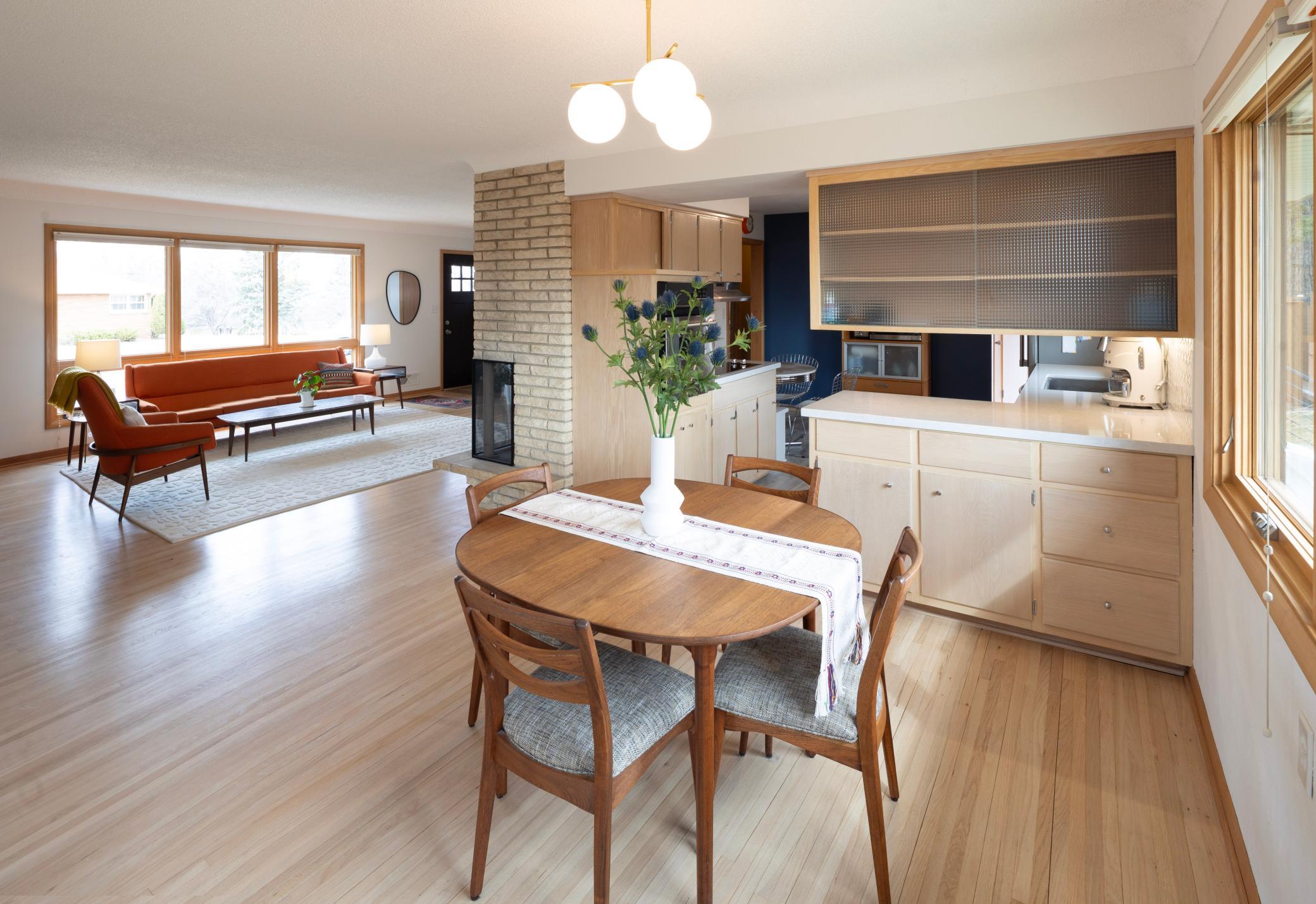 2420 Dunlap Street N