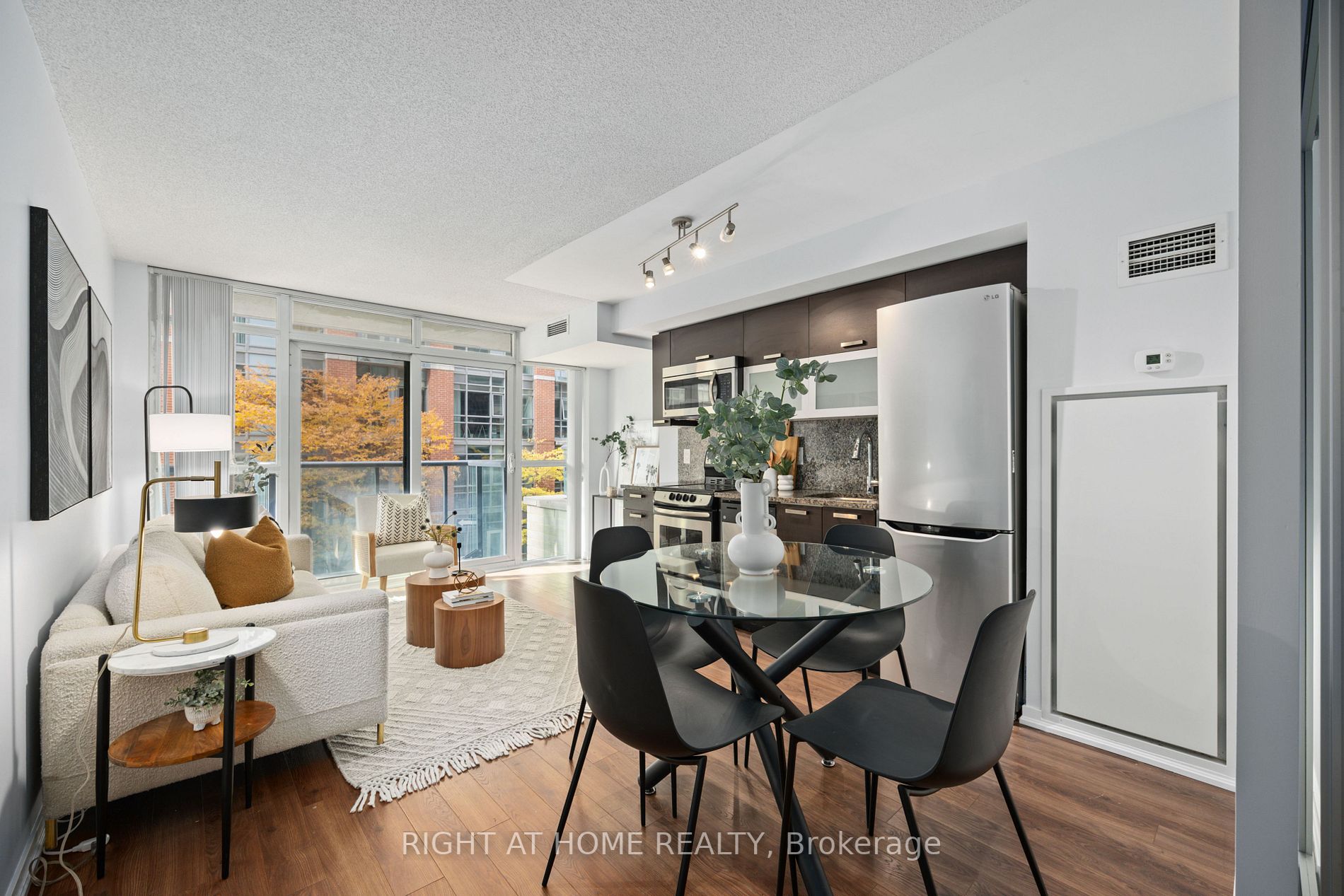 36 Lisgar St 203