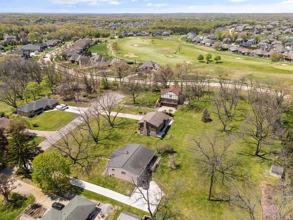 7533 Roberta Lane