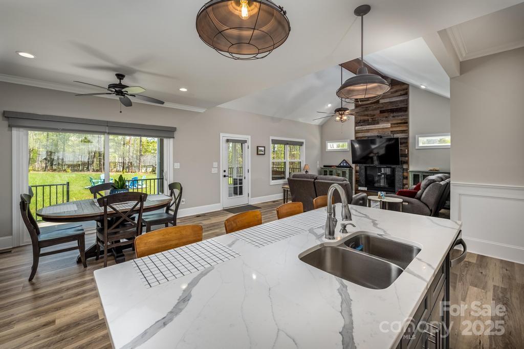 4594 N Wynswept Drive