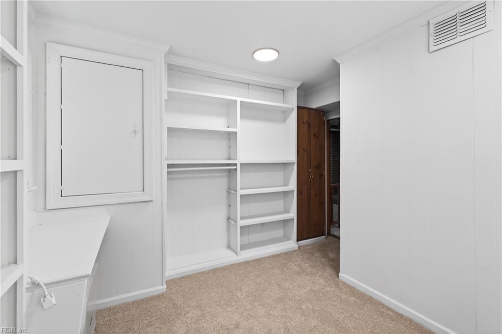 2 Larchmont Crescent