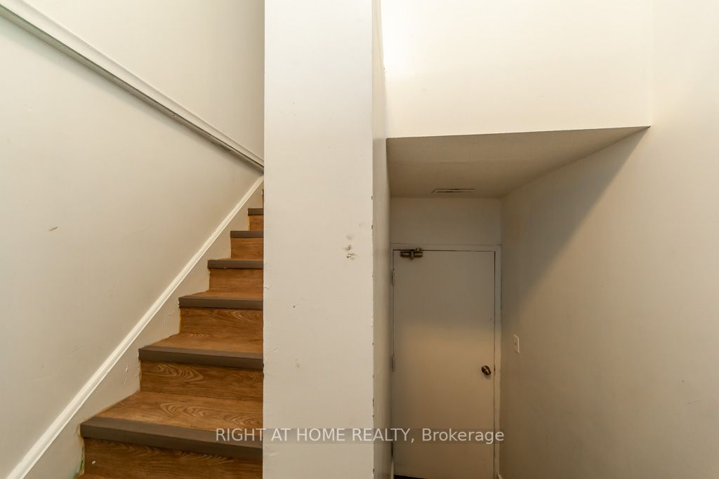638 Dufferin St 3
