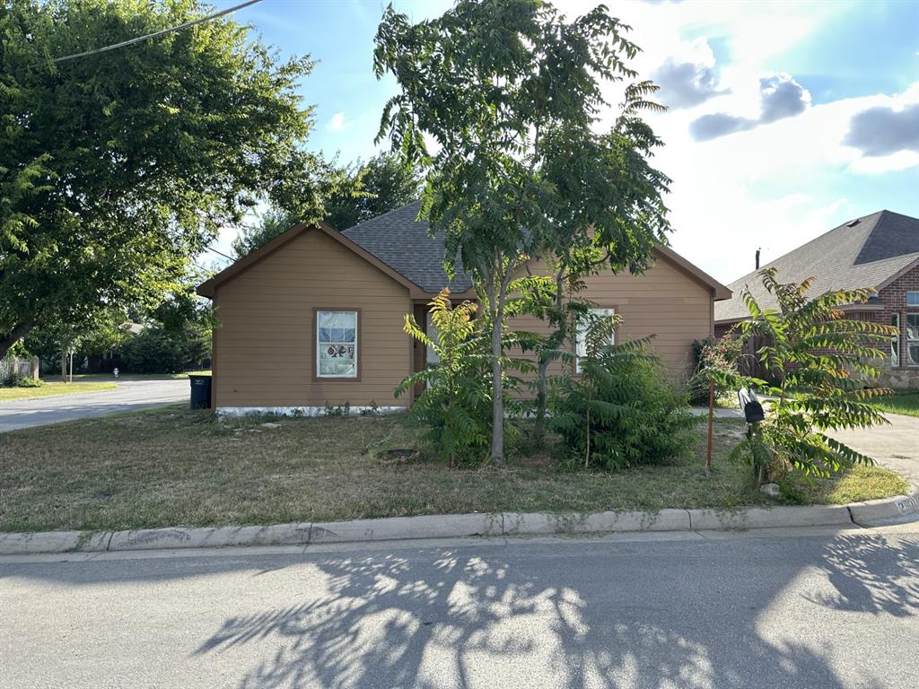Great opportunity to make this home your own! Large corner lot! 4 bedrooms, 2 full bathrooms. Spacious kitchen with granite countertops and an island. Nice sized bedrooms. Big backyard!