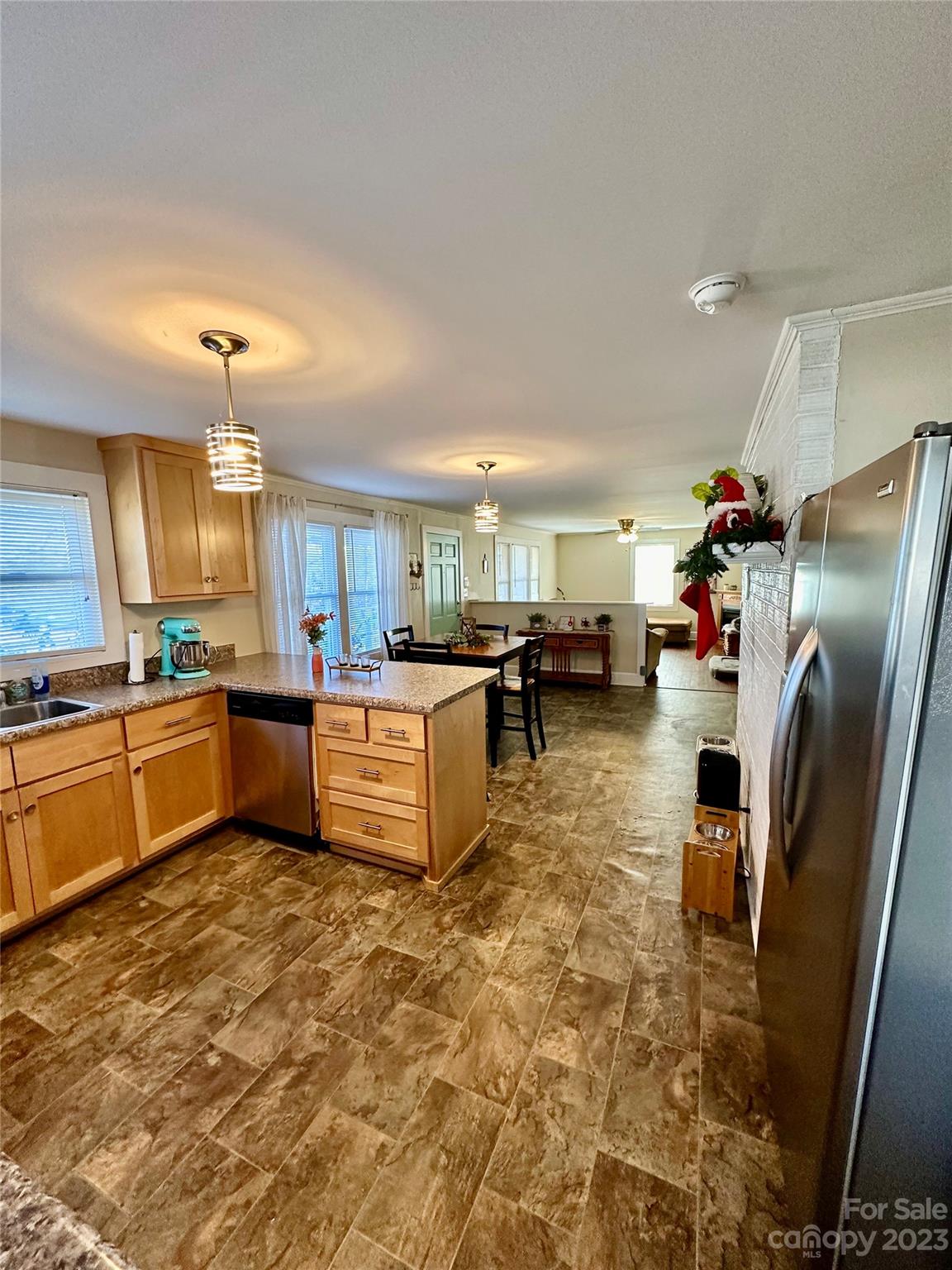 2736 Fairwood Drive