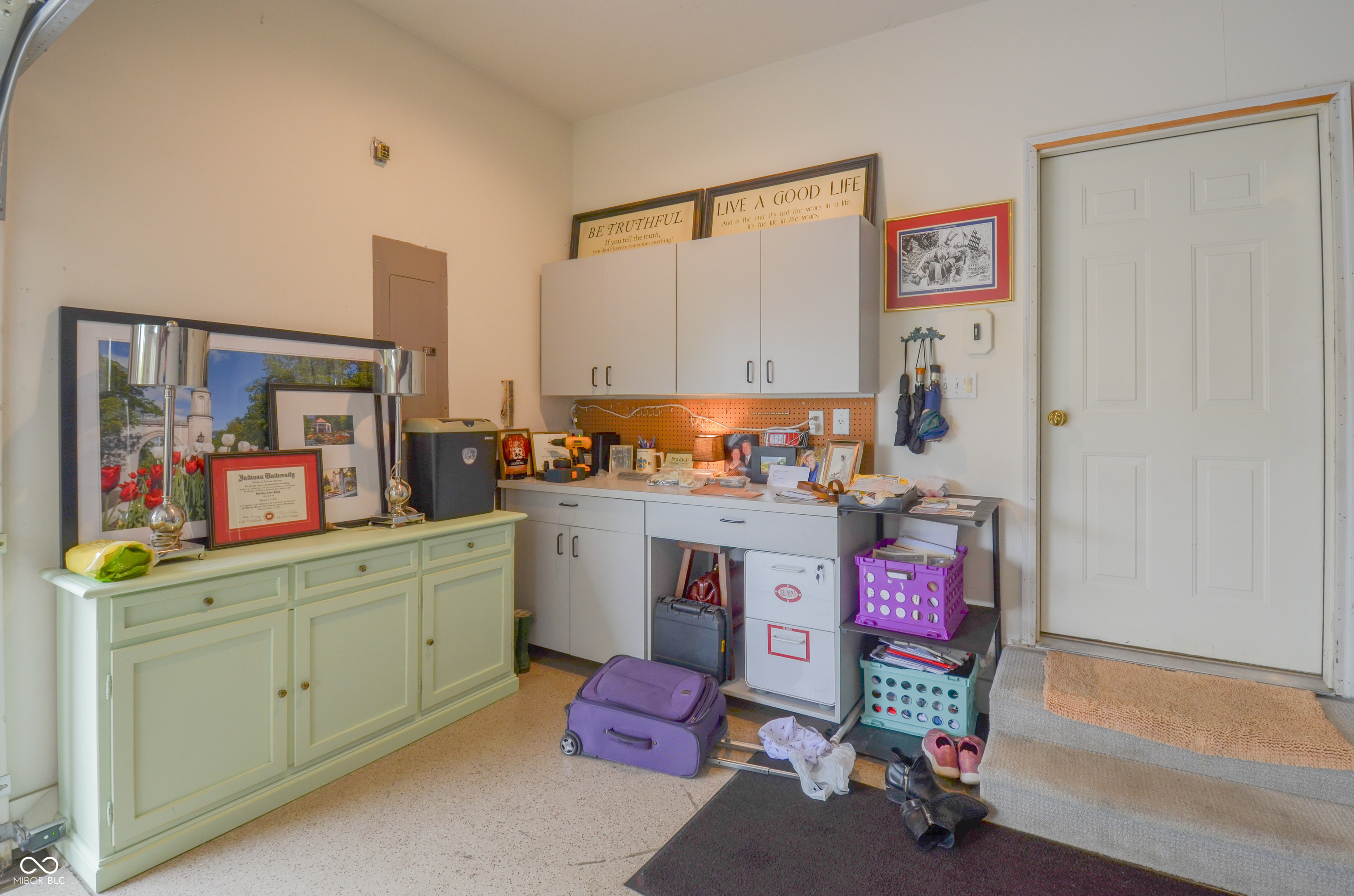 1738 Pathway Drive S