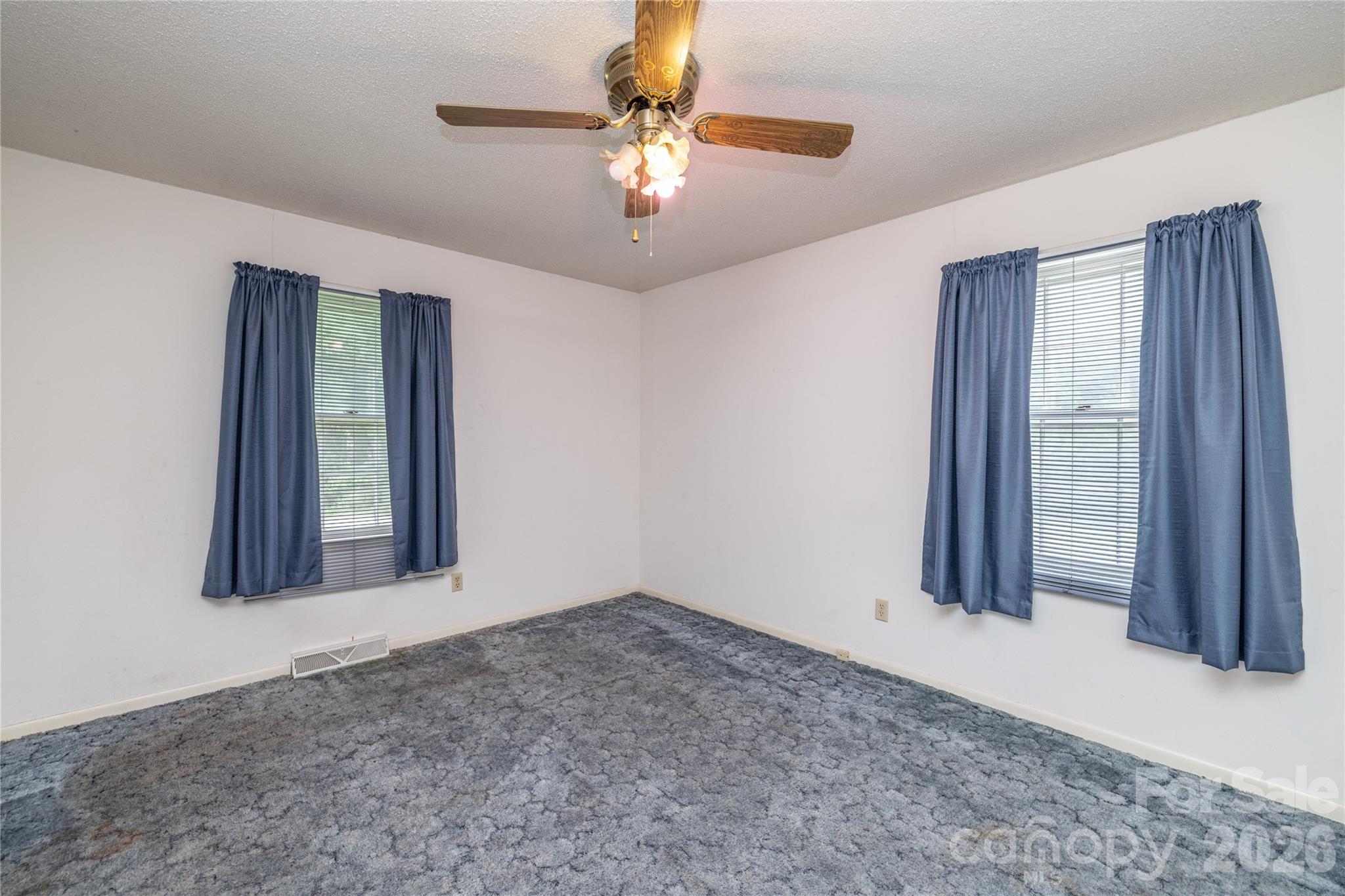 2209 Woodhurst Lane