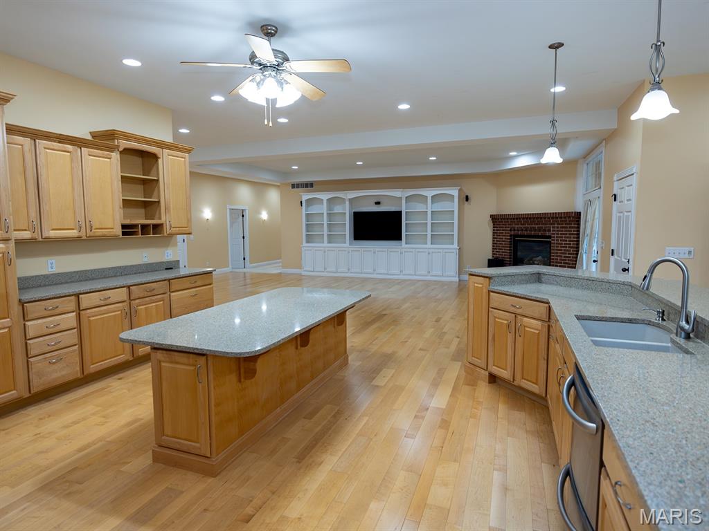 171 Rolling Meadows