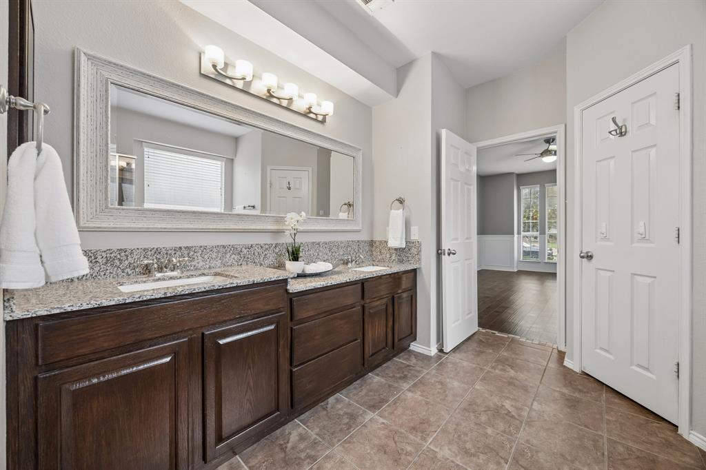 9004 Regal Oaks Drive