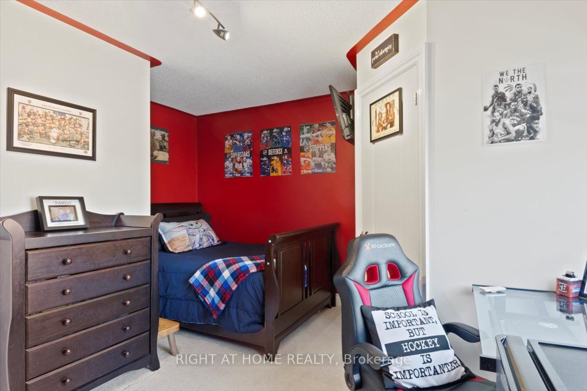16 Ashbury Blvd