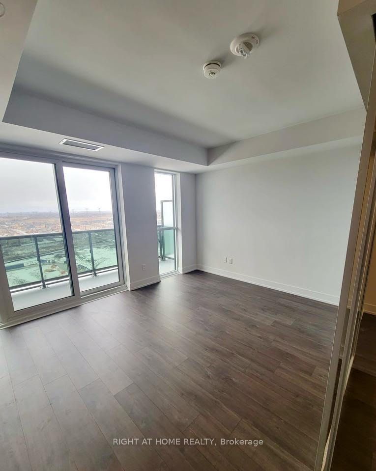 2550 N Simcoe St 1421