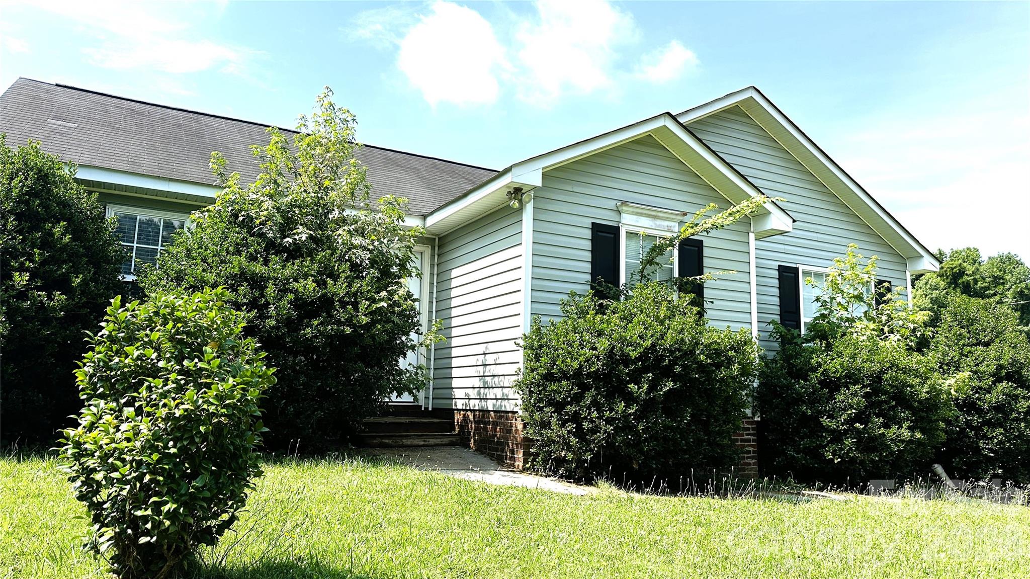 Great opportunity for a first-time homebuyer or investor! This 3-bedroom, 2-bath home offers plenty of potential and is ready for your personal touches. Property needs TLC and is priced accordingly, making it a great opportunity to build equity or add to your investment portfolio. Conveniently located with easy access to I-77, I-85, and I-485, and just minutes from shopping, dining, parks, schools, and Uptown Charlotte. Don't miss this chance to own a home in an established neighborhood with excellent potential!