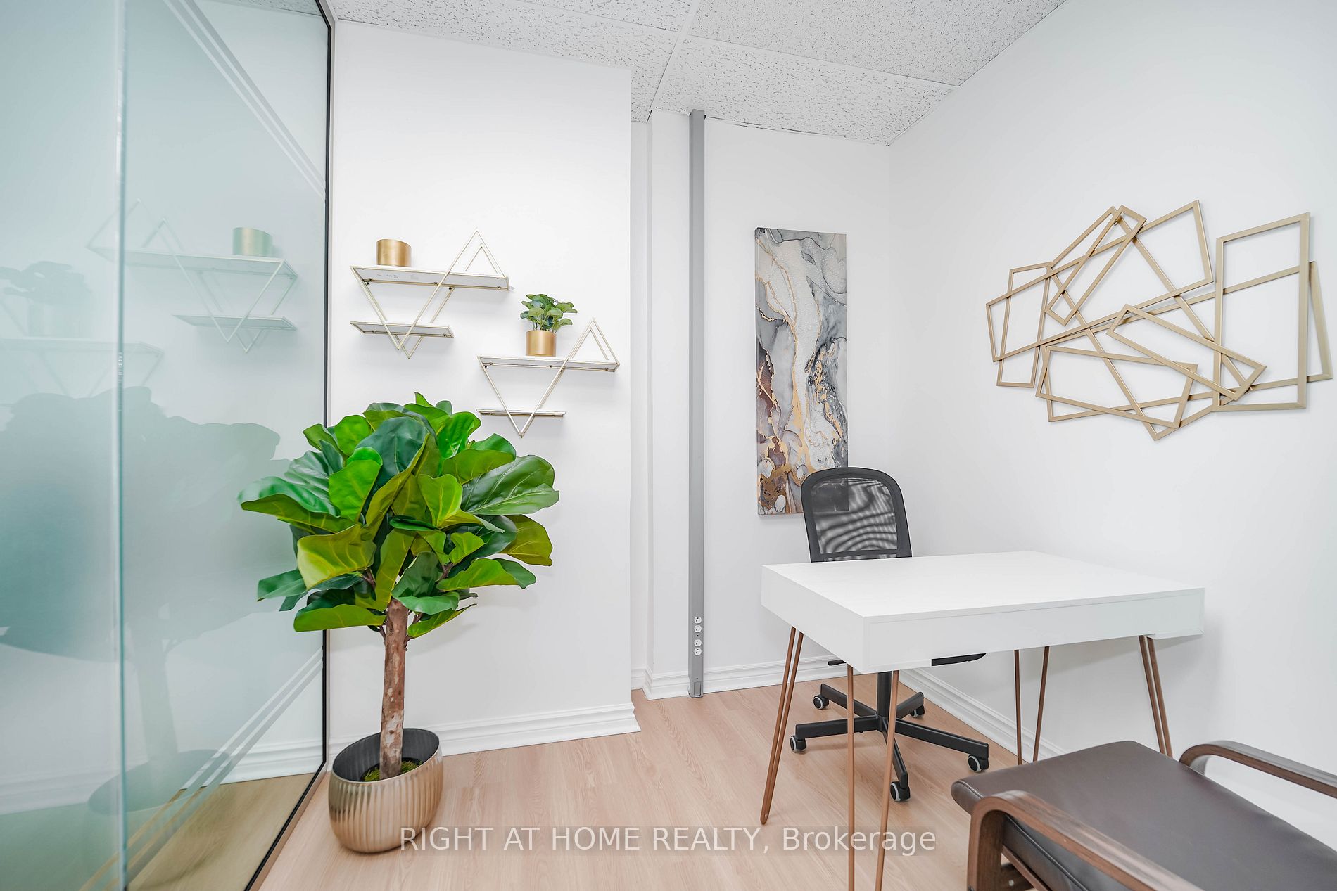 1092 Bathurst St