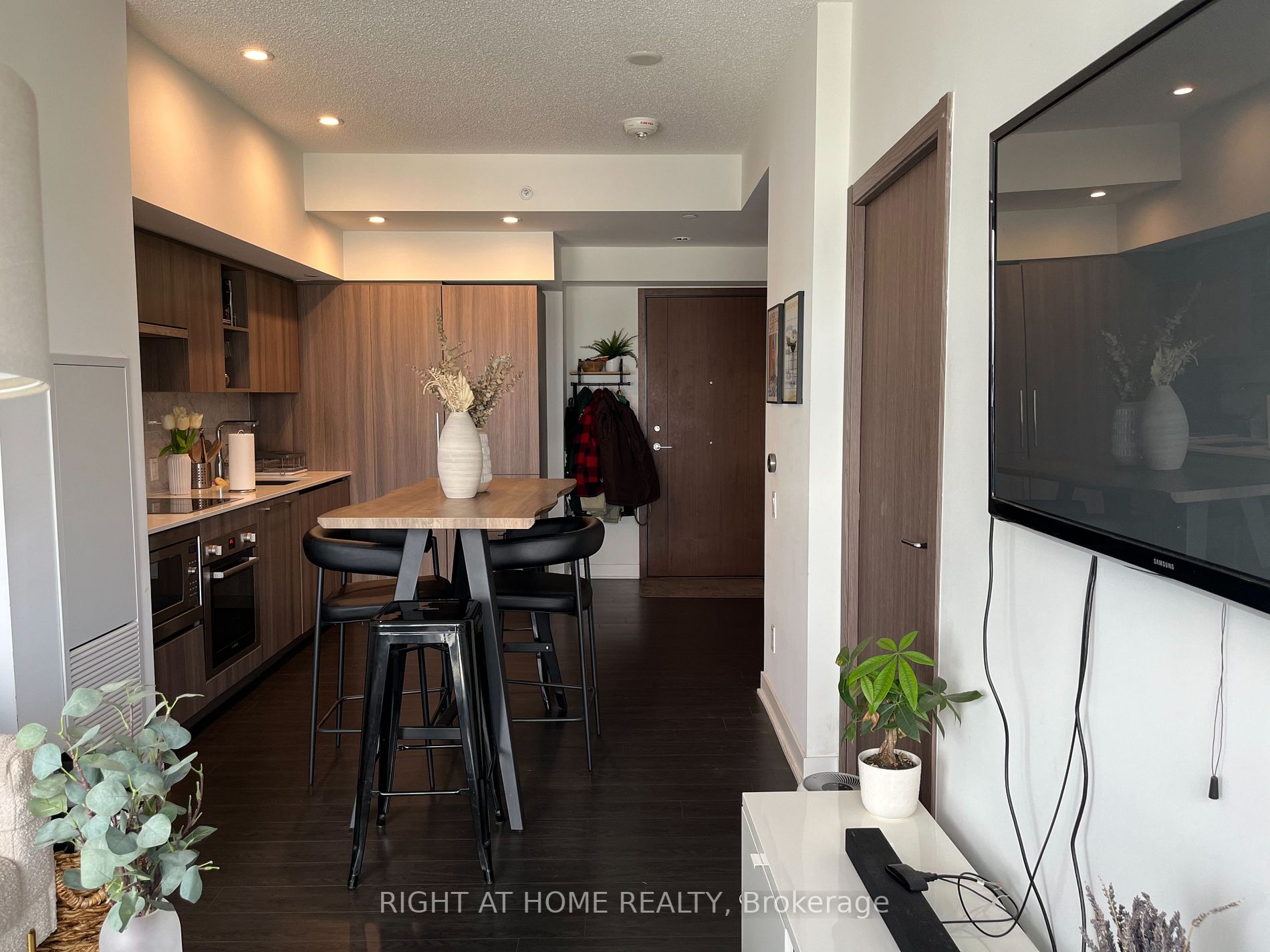 17 Bathurst St 4508