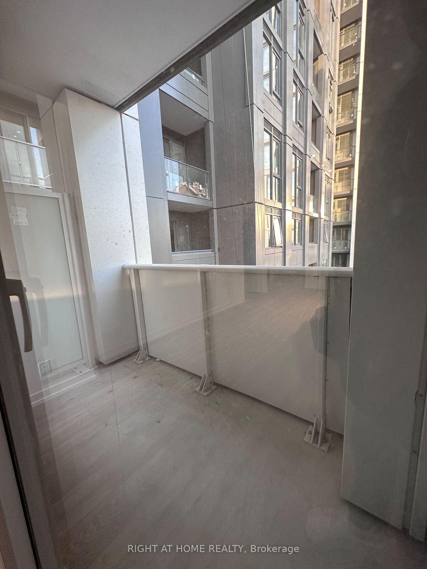 2020 Bathurst Ave 608