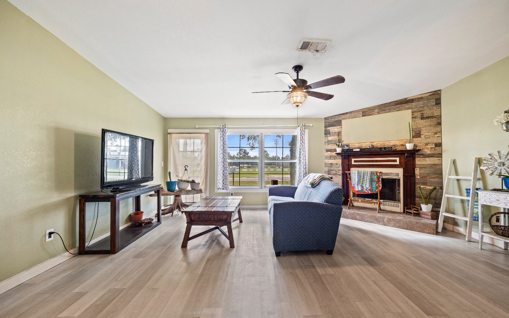 605 NE Governor Ave.