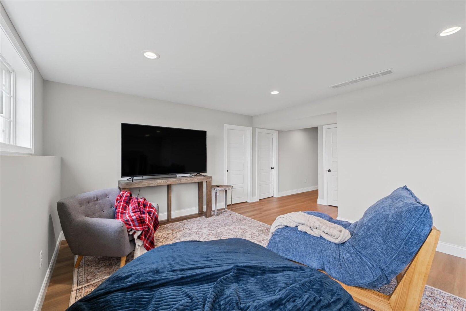 1920 Roseland Drive