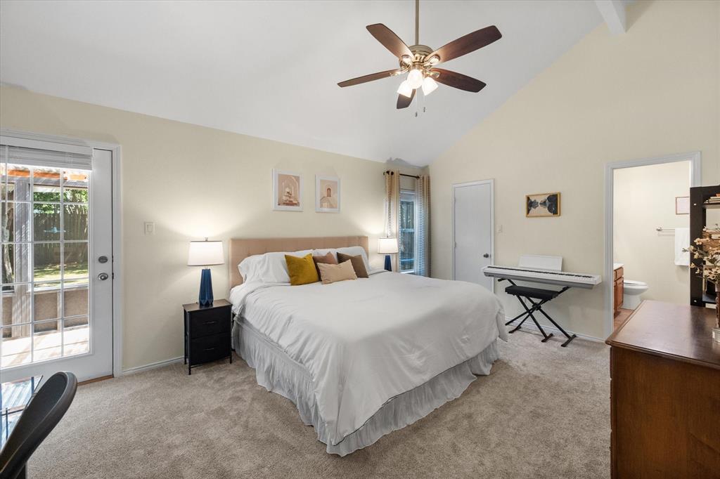 917 W Lovers Lane