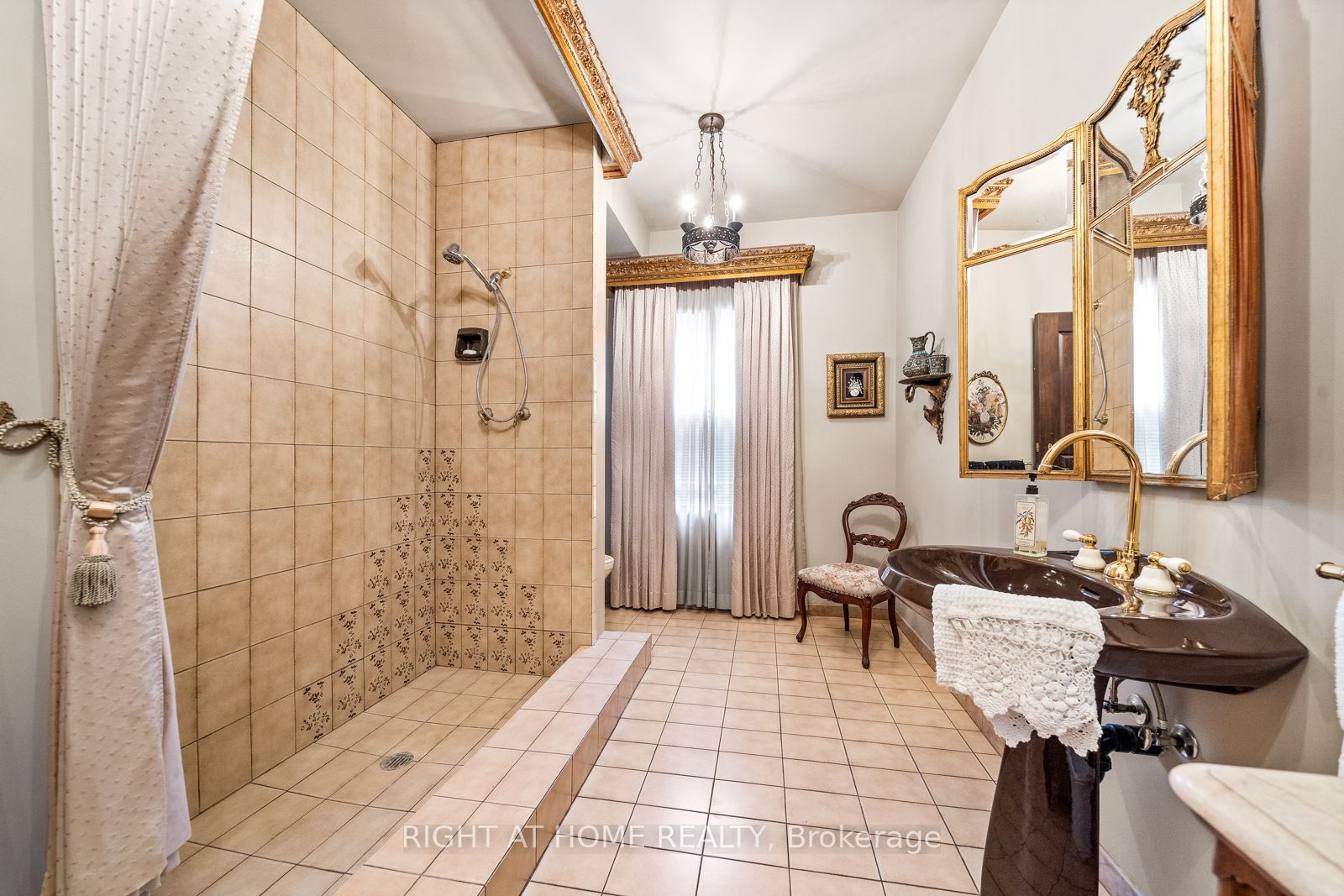 28 Mathers Dr