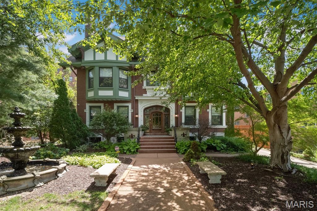 3500 Russell Boulevard