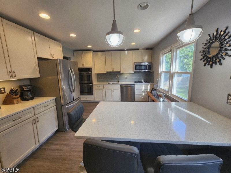 10 Parkview Dr — photo 4 of 35