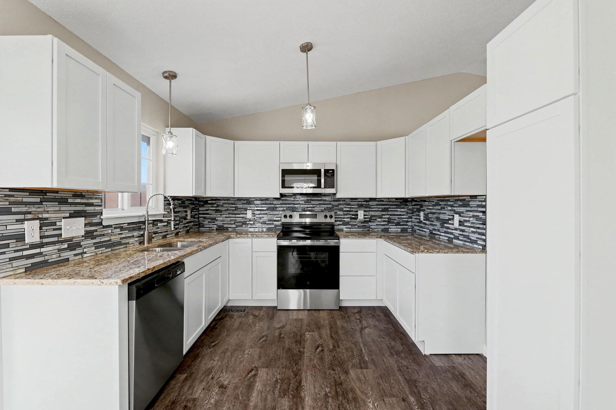 1813 N Pine Grove St