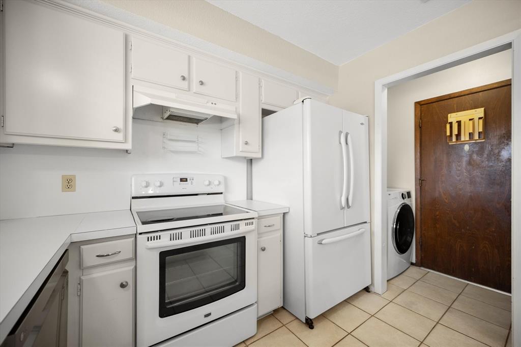4024 Lynbrook Lane