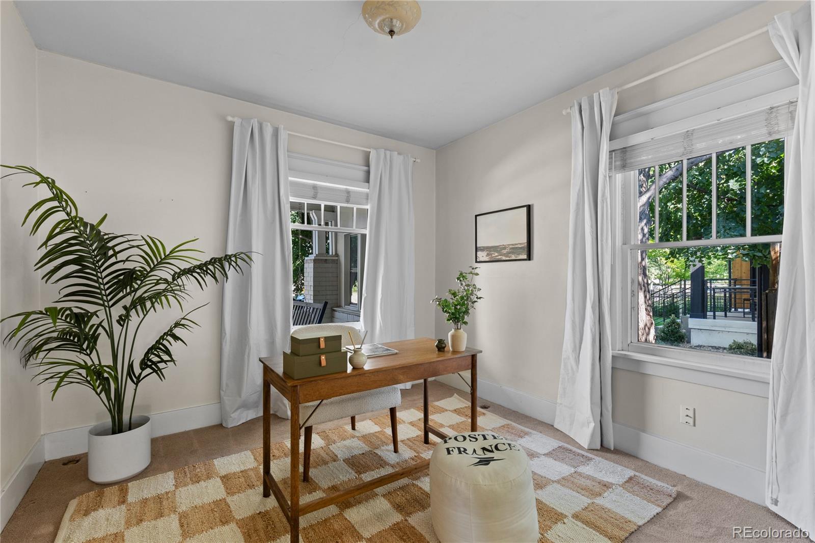 2042 S Humboldt Street