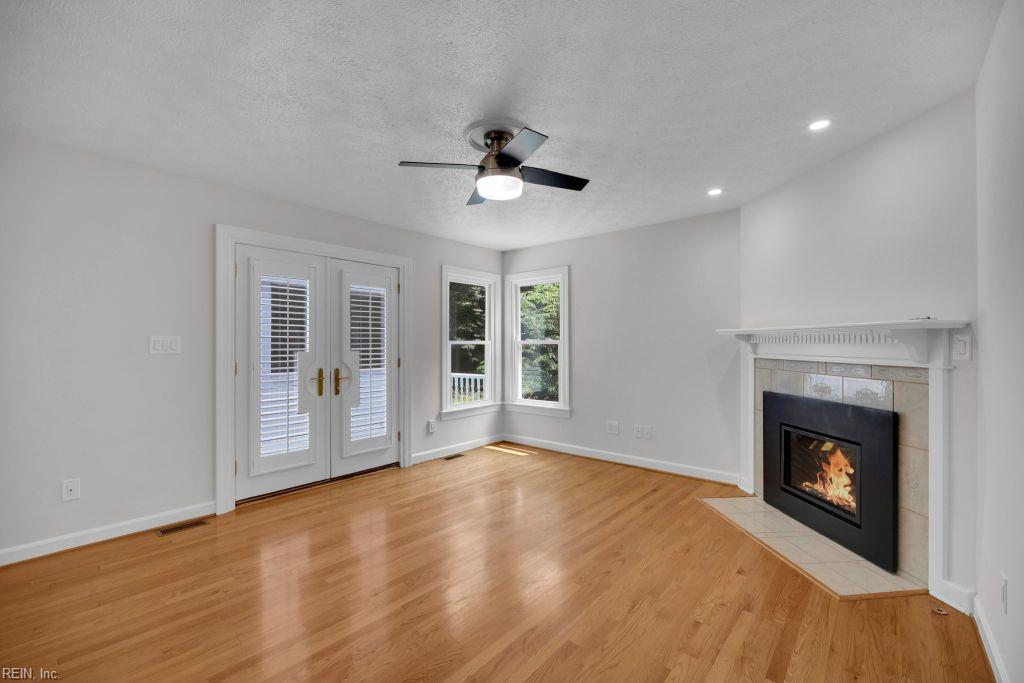 105 Londonderry Lane