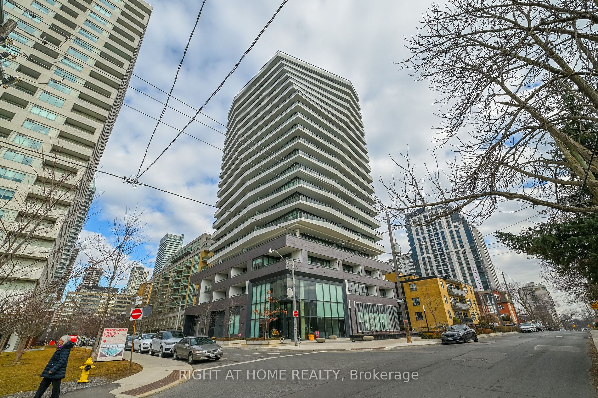 11 Lillian St 1008