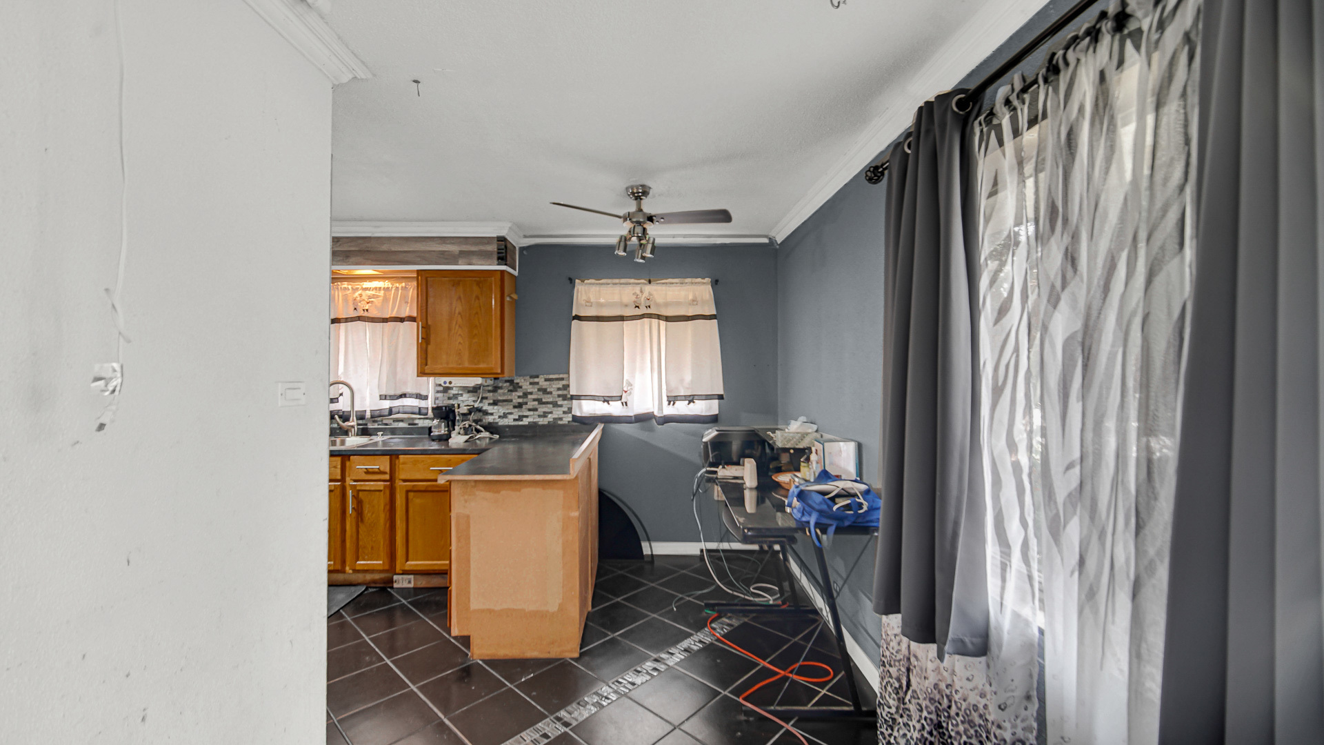 1228 E 151st Street