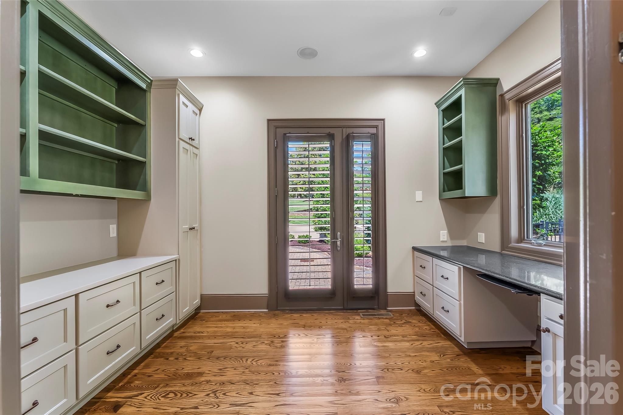 1090 Pearidge Road